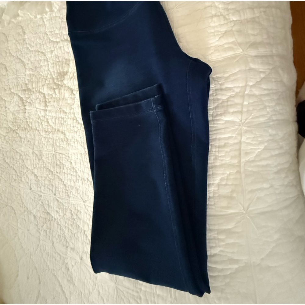 Navy leggings.. look like jeans..lots of
Stretch..very comfortable.